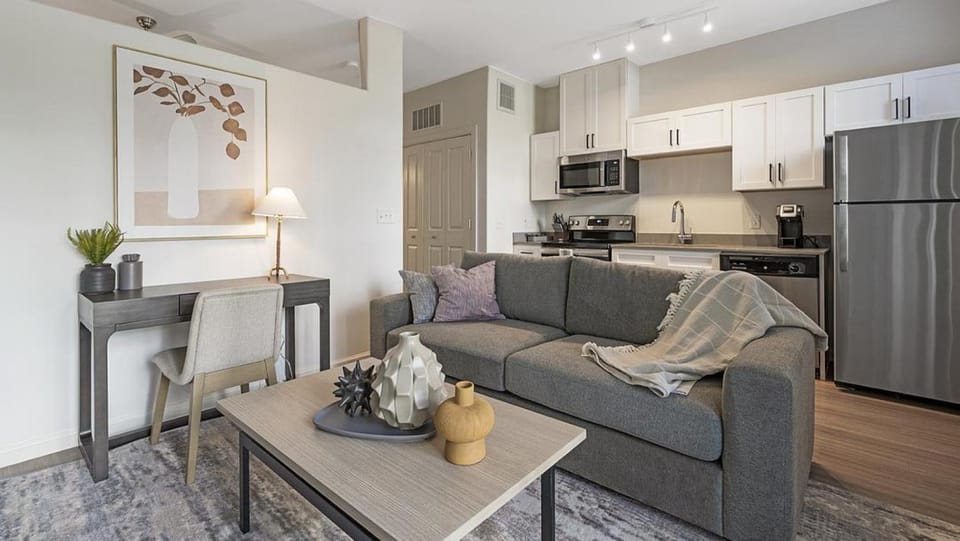 Landing Modern Apartment with Amazing Amenities (ID1013X758) Apartment in Windemere