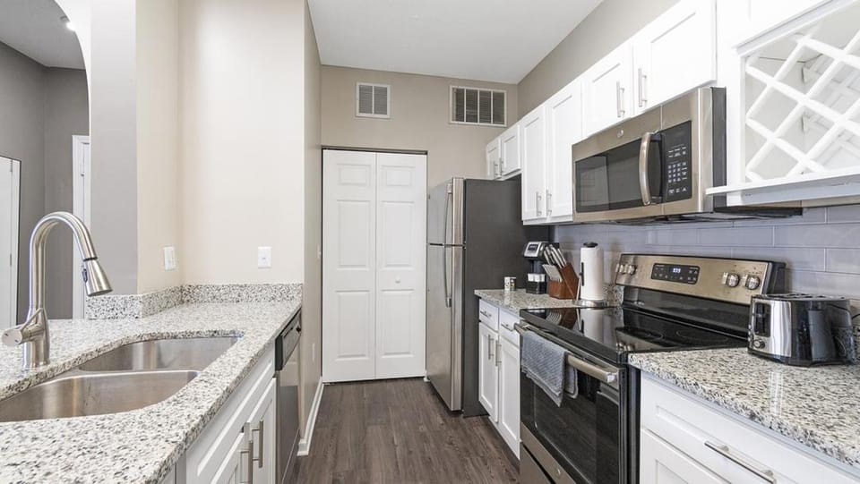 Landing Modern Apartment with Amazing Amenities (ID1007X548) Apartment in Jacksonville
