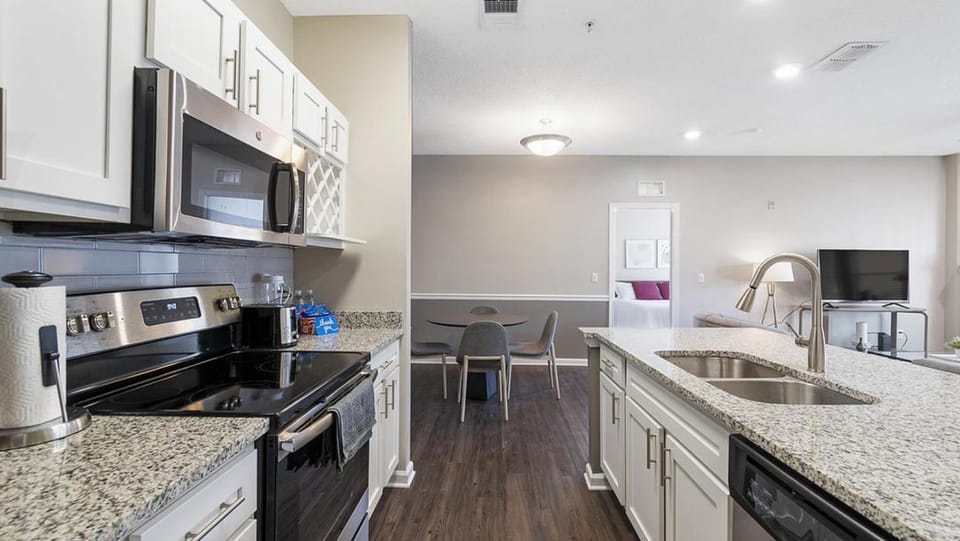 Landing Modern Apartment with Amazing Amenities (ID1007X548) Apartment in Jacksonville