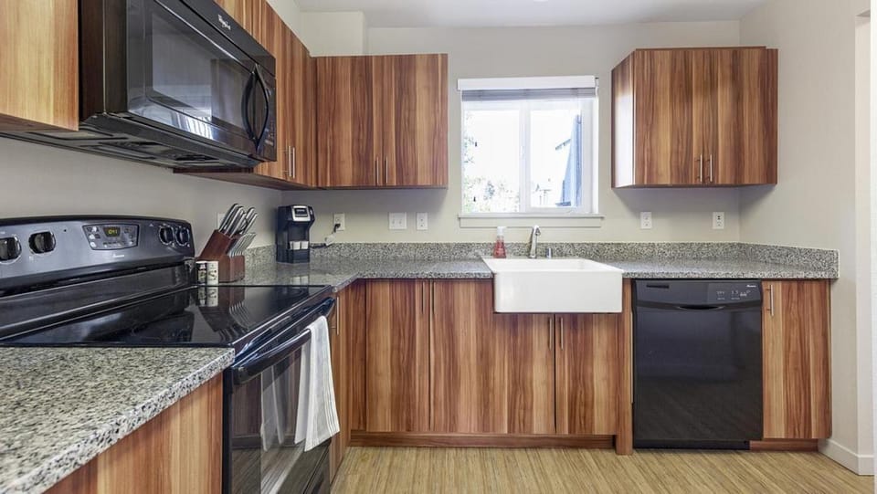 Landing Modern Apartment with Amazing Amenities (ID7205X60) Apartment in Washington