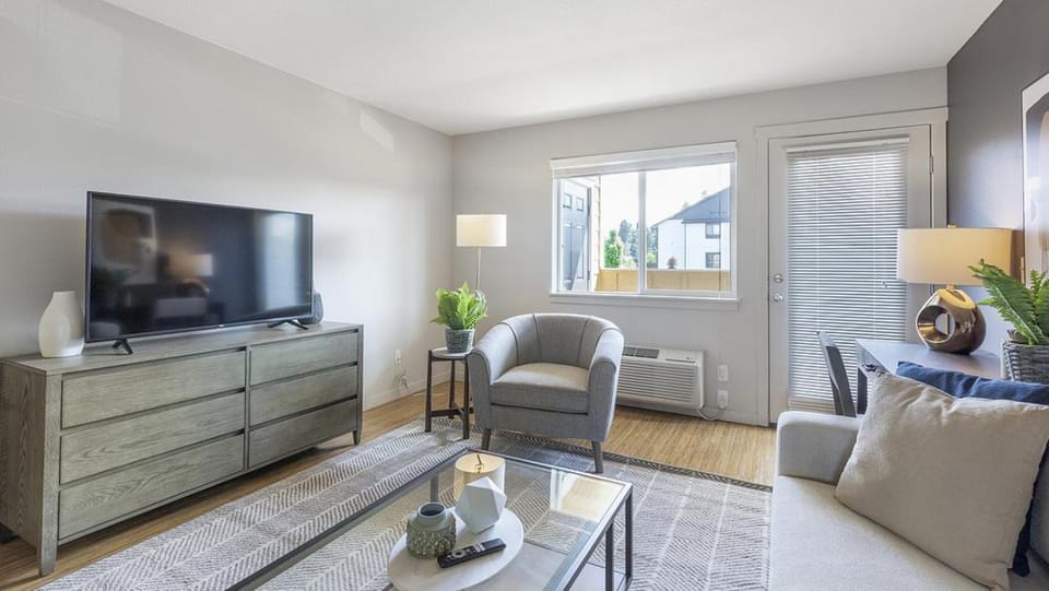 Landing Modern Apartment with Amazing Amenities (ID7205X60) Apartment in Washington