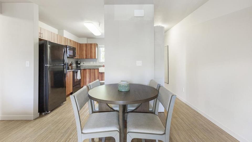 Landing Modern Apartment with Amazing Amenities (ID7205X60) Apartment in Washington