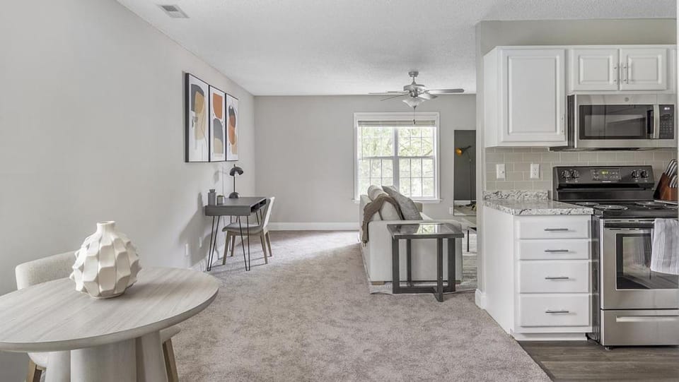 Landing Modern Apartment with Amazing Amenities (ID1248X358) Apartment in Durham