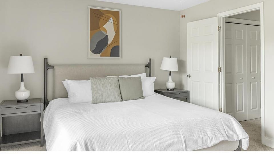 Landing Modern Apartment with Amazing Amenities (ID1248X358) Apartment in Durham