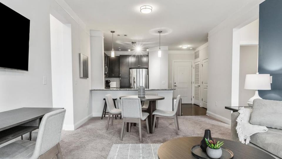 Landing Modern Apartment with Amazing Amenities (ID8773X70) Apartment in Matthews