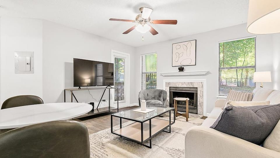 Landing Modern Apartment with Amazing Amenities (ID6735X37) Apartment in Greensboro