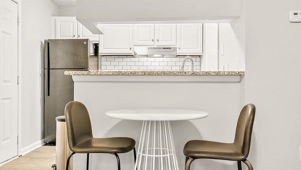 Landing Modern Apartment with Amazing Amenities (ID6735X37) Apartment in Greensboro