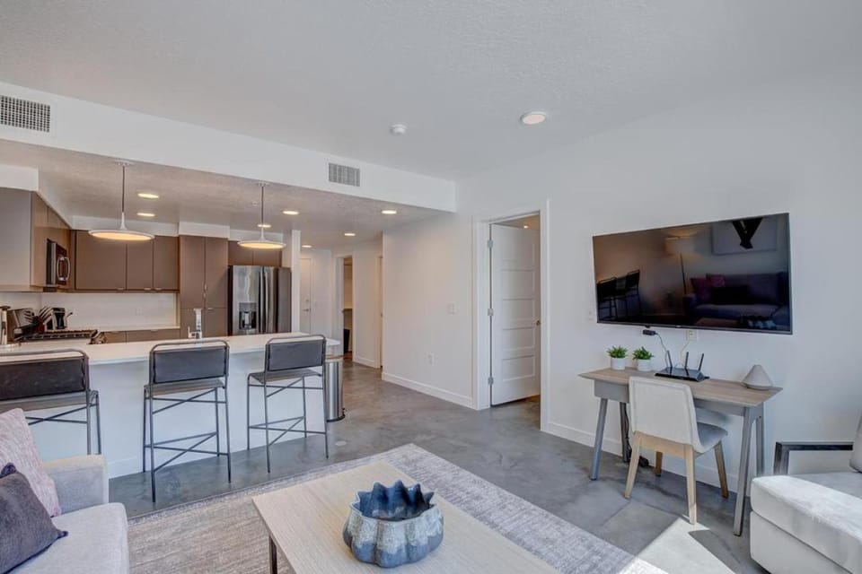 Landing Modern Apartment with Amazing Amenities (ID2460X47) Apartment in Salt Lake City