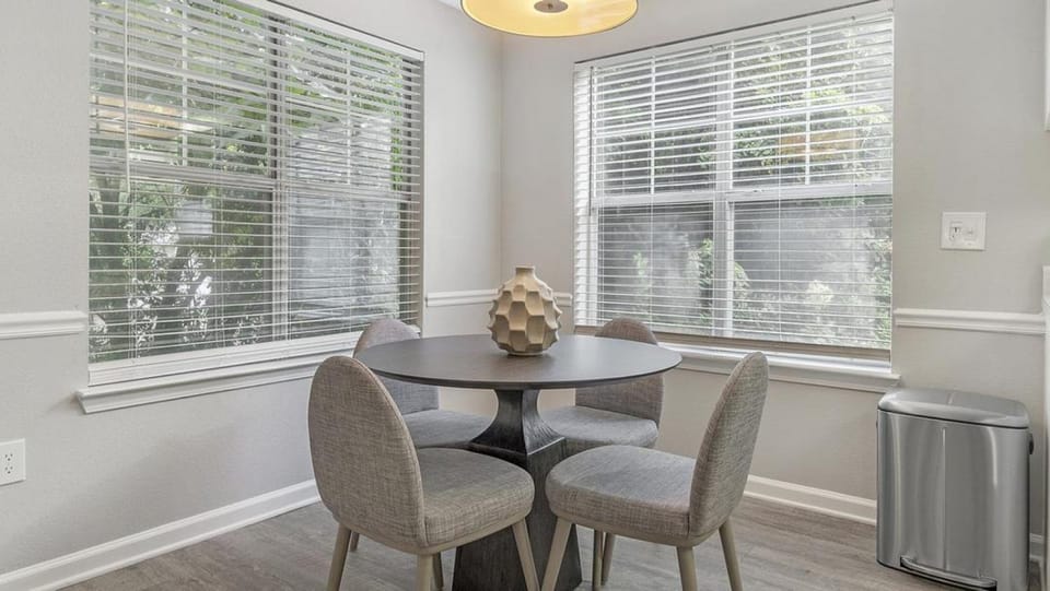 Landing Modern Apartment with Amazing Amenities (ID9623X55) Apartment in Durham