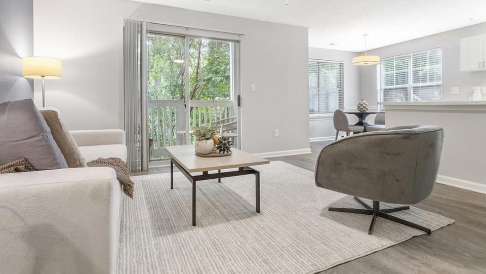 Landing Modern Apartment with Amazing Amenities (ID9623X55) Apartment in Durham