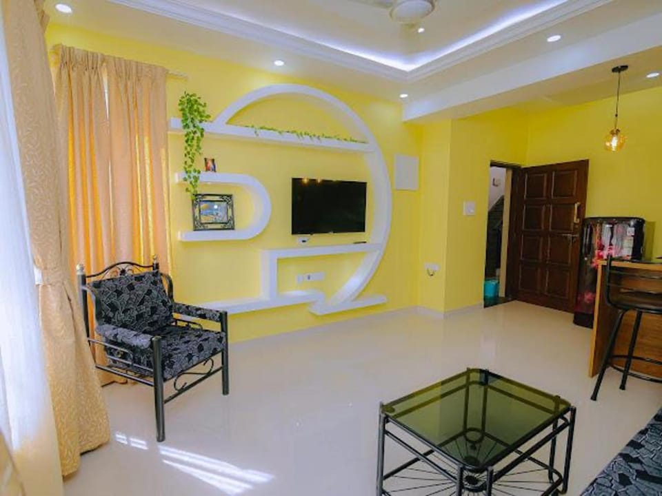 1 Bed Apartment Sleeps 2 - Pool Parking Balcony Apartment in Goa, India