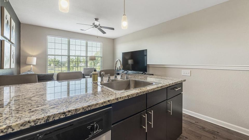 Landing Modern Apartment with Amazing Amenities (ID9638X96) Apartment in Lexington