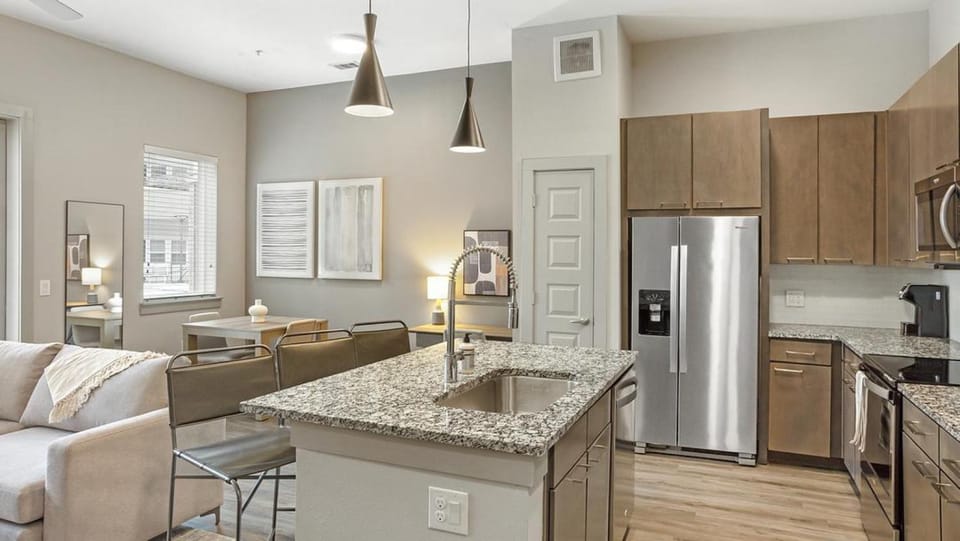 Landing Modern Apartment with Amazing Amenities (ID3691X68) Apartment in Montopolis