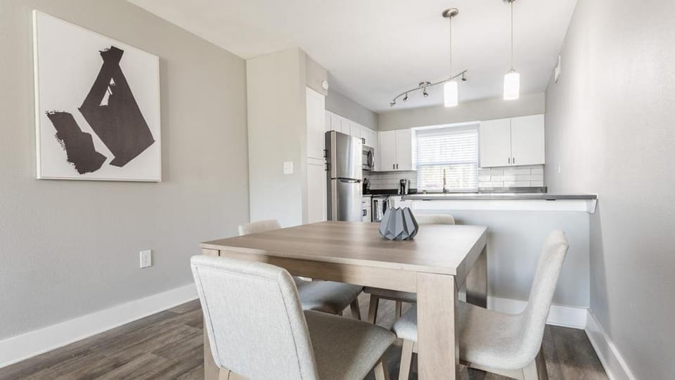 Landing Modern Apartment with Amazing Amenities (ID5971X73) Apartment in Jacksonville