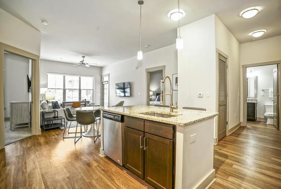 Landing Modern Apartment with Amazing Amenities (ID890) Apartment in Vestavia Hills