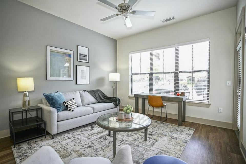 Landing Modern Apartment with Amazing Amenities (ID890) Apartment in Vestavia Hills