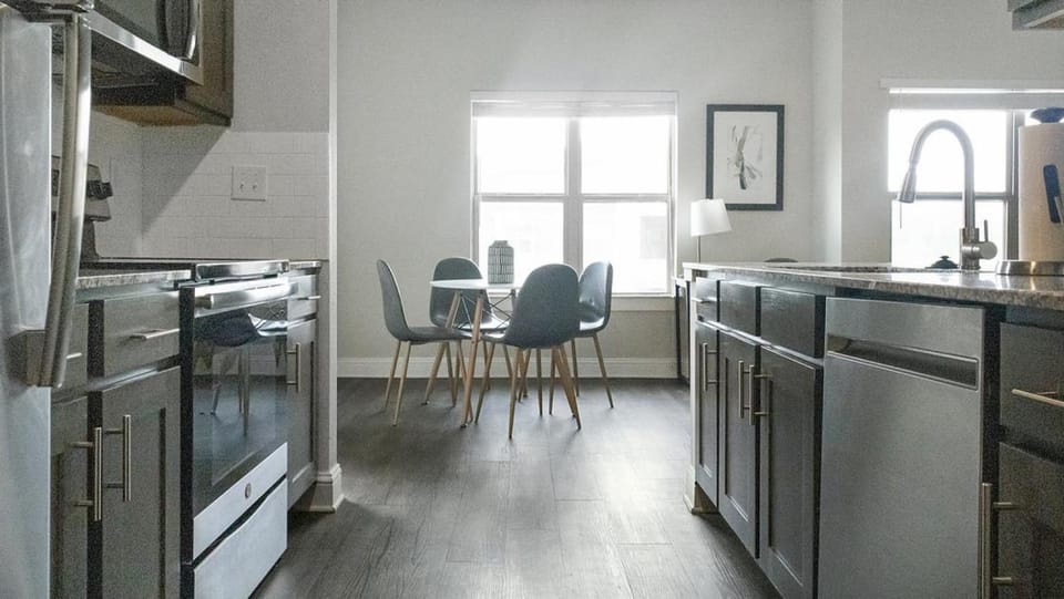 Landing Modern Apartment with Amazing Amenities (ID3766X51) Apartment in Gonzales