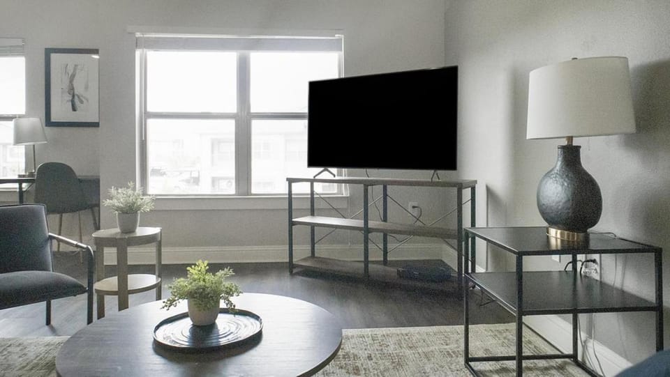 Landing Modern Apartment with Amazing Amenities (ID3766X51) Apartment in Gonzales