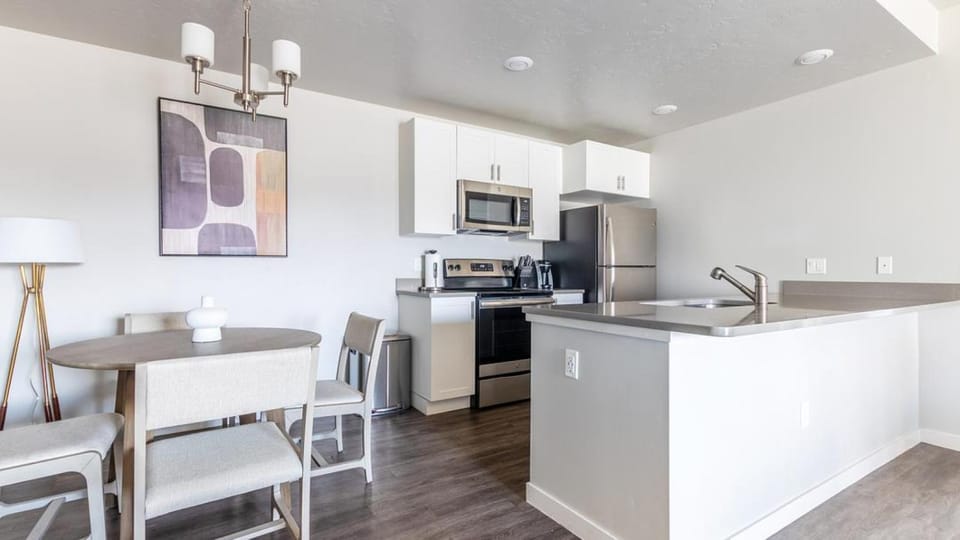 Landing Modern Apartment with Amazing Amenities (ID6812X22) Apartment in Boise