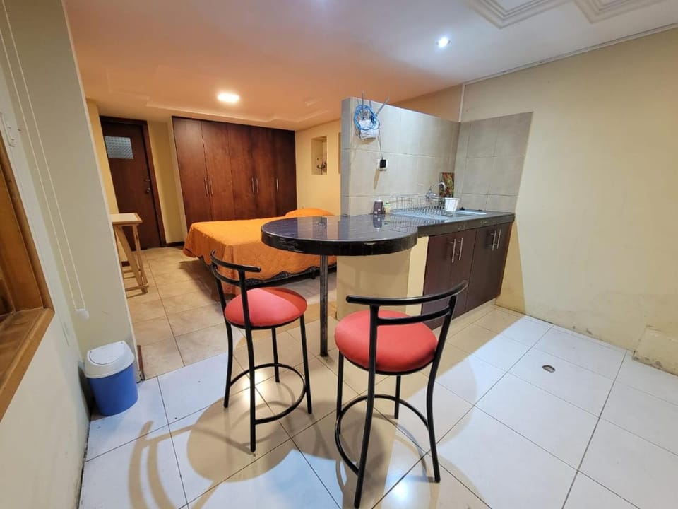 Dining area, kitchen