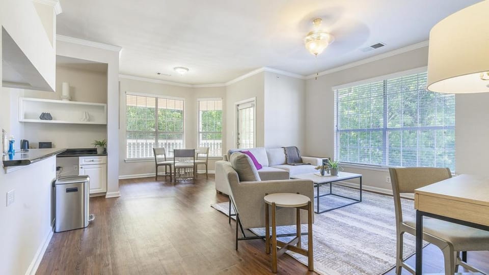Landing Modern Apartment with Amazing Amenities (ID8578X29) Apartment in Raleigh