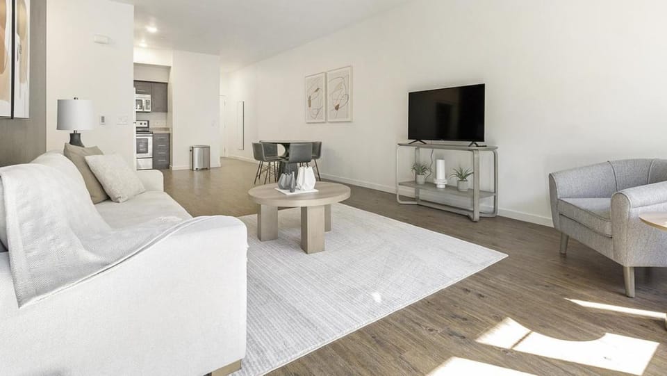 Landing Modern Apartment with Amazing Amenities (ID1191X971) Apartment in Oakland