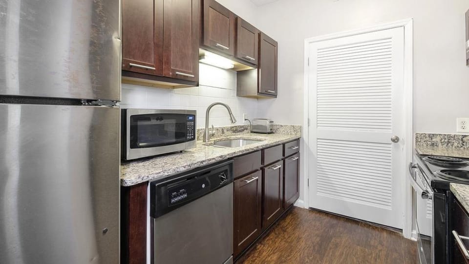 Landing Modern Apartment with Amazing Amenities (ID3077X80) Apartment in Sandy Springs