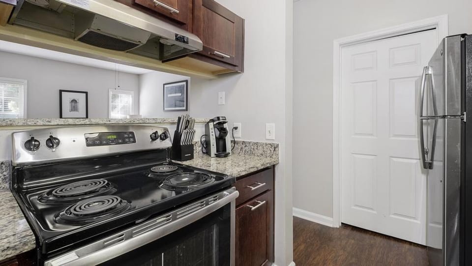 Landing Modern Apartment with Amazing Amenities (ID3077X80) Apartment in Sandy Springs