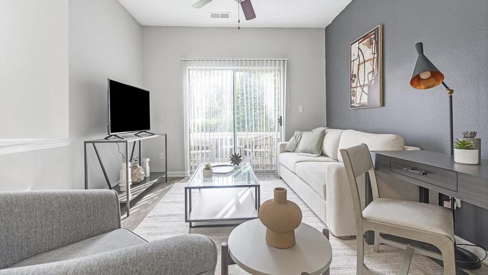Landing Modern Apartment with Amazing Amenities (ID1170X300) Apartment in Durham