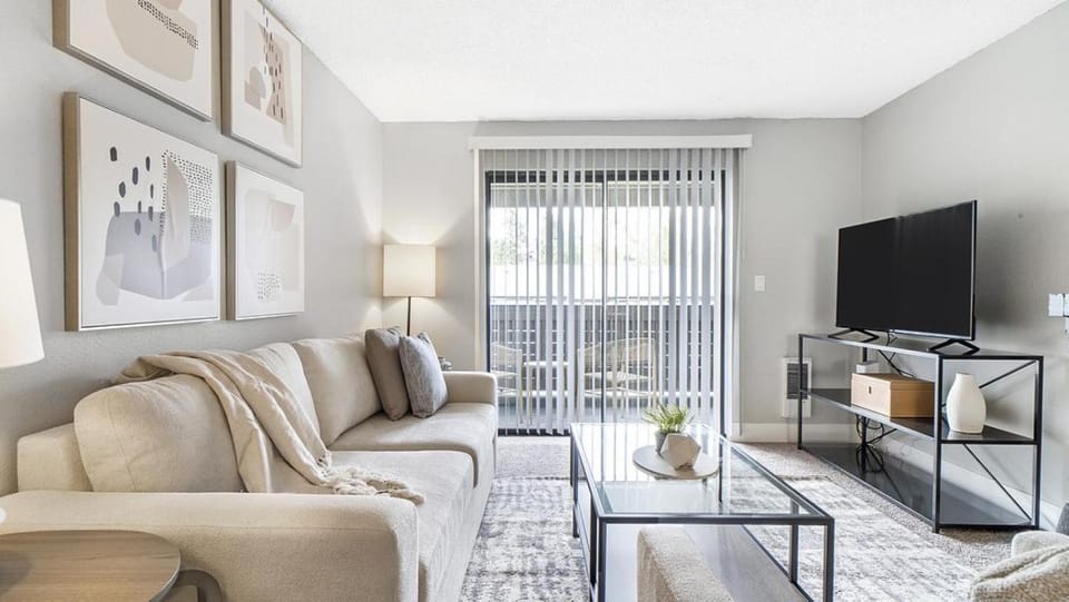 Landing Modern Apartment with Amazing Amenities (ID9454X04) Apartment in Cascade-Fairwood