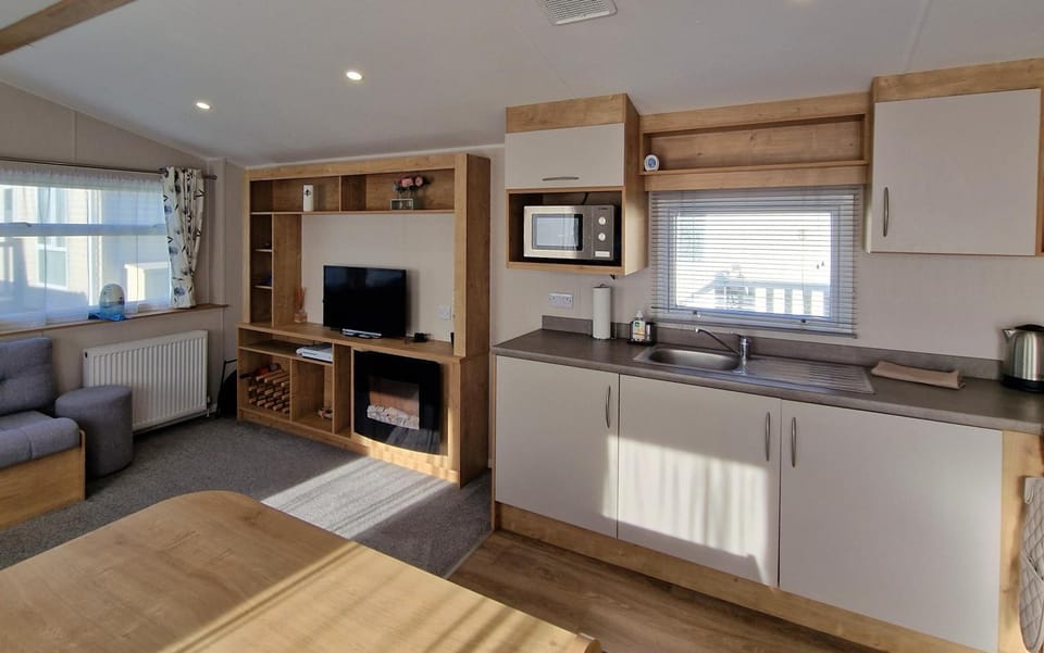 Kitchen or kitchenette, Living room, Dining area