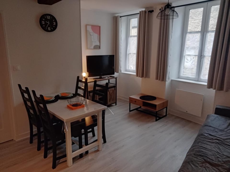 Communal lounge/ TV room, Living room, Dining area