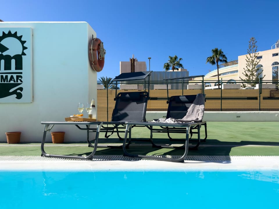 Pool view, Swimming pool, sunbed