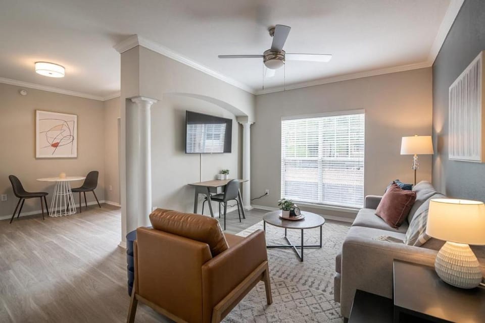 Landing Modern Apartment with Amazing Amenities (ID3280X77) Apartment in Plano