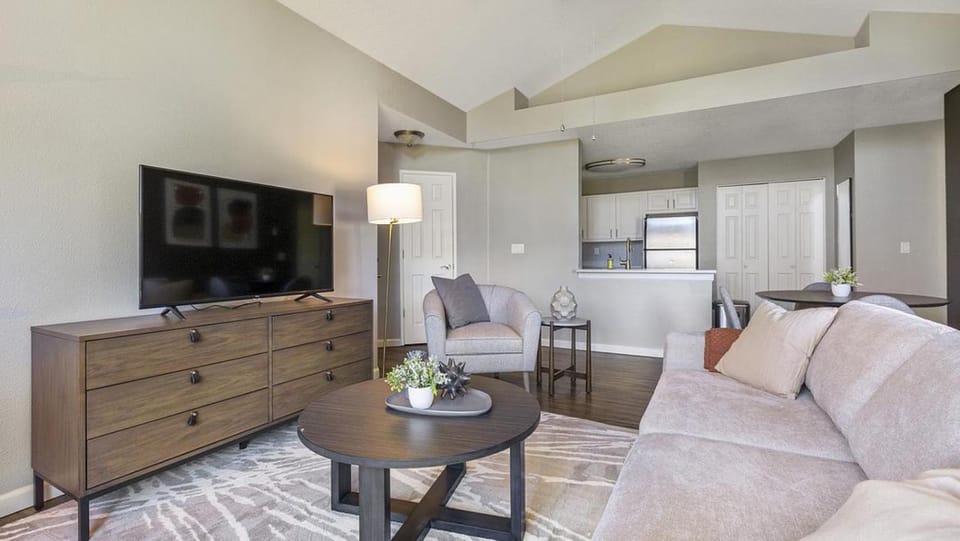 Landing Modern Apartment with Amazing Amenities (ID9835X53) Apartment in Tanasbourne