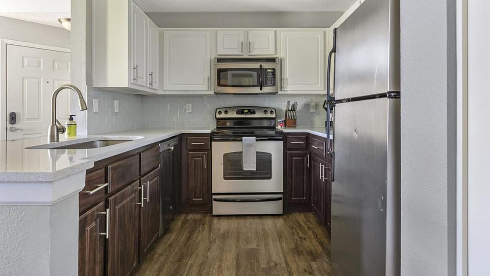 Landing Modern Apartment with Amazing Amenities (ID9835X53) Apartment in Tanasbourne