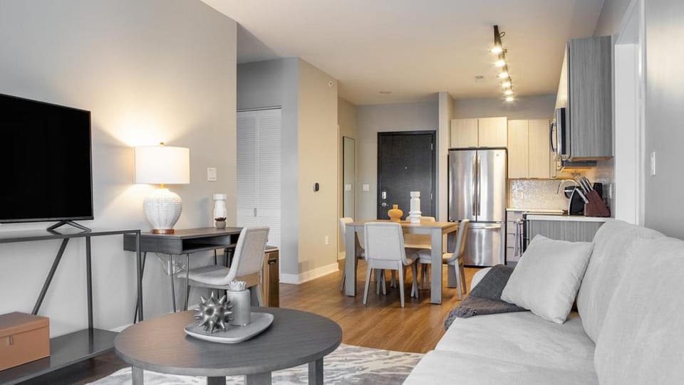 Landing Modern Apartment with Amazing Amenities (ID8562X13) Apartment in Saint Louis