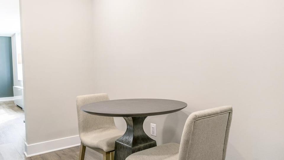 Landing Modern Apartment with Amazing Amenities (ID8363X48) Apartment in Crystal City