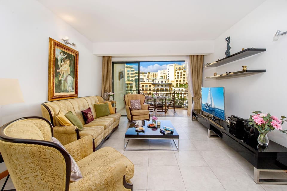 Communal lounge/ TV room, TV and multimedia, Living room, Seating area