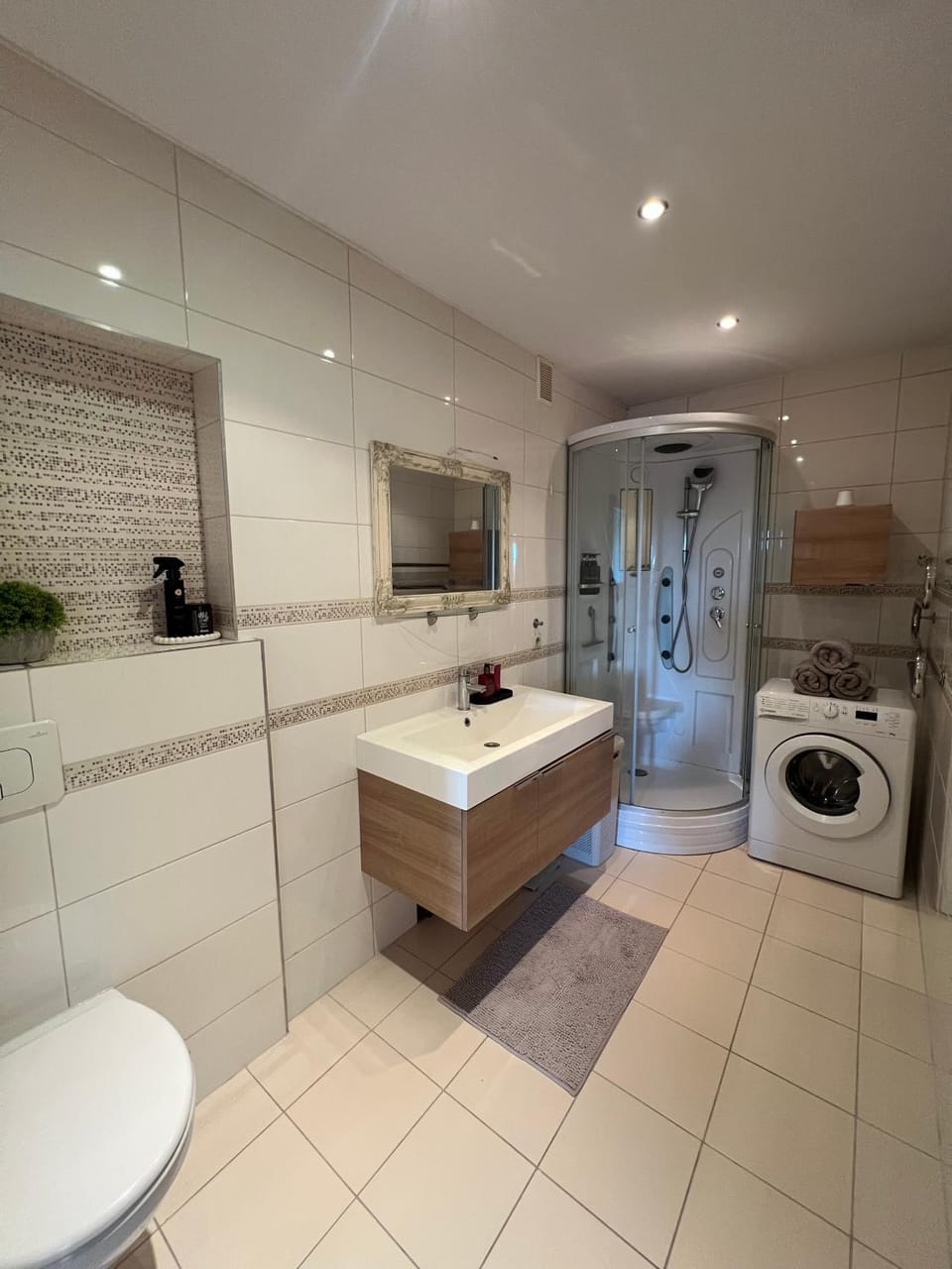 Shower, Bathroom, washing machine