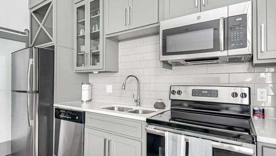 Landing Modern Apartment with Amazing Amenities (ID5335X22) Apartment in Charlotte