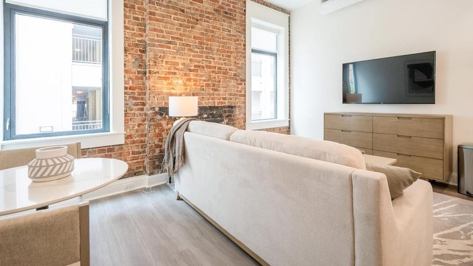 Landing Modern Apartment with Amazing Amenities (ID5790X46) Apartment in Birmingham