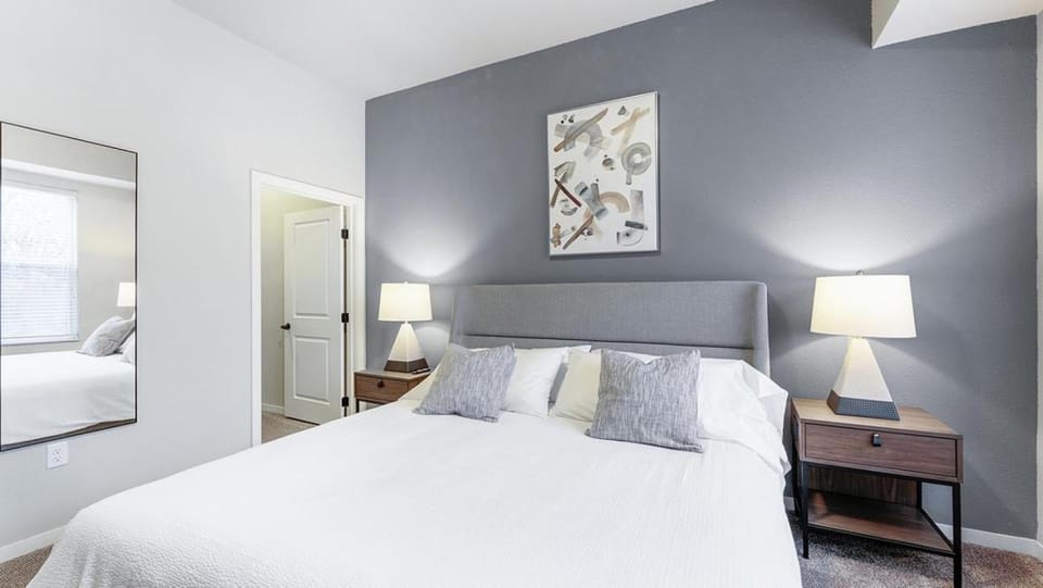 Landing Modern Apartment with Amazing Amenities (ID4080X59) Apartment in Hopkins