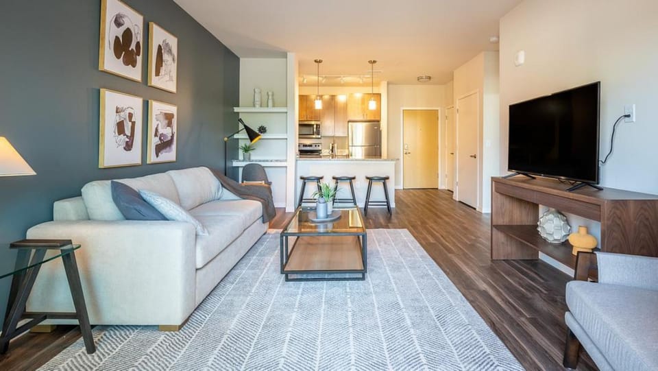 Landing Modern Apartment with Amazing Amenities (ID9985X43) Apartment in Milwaukee