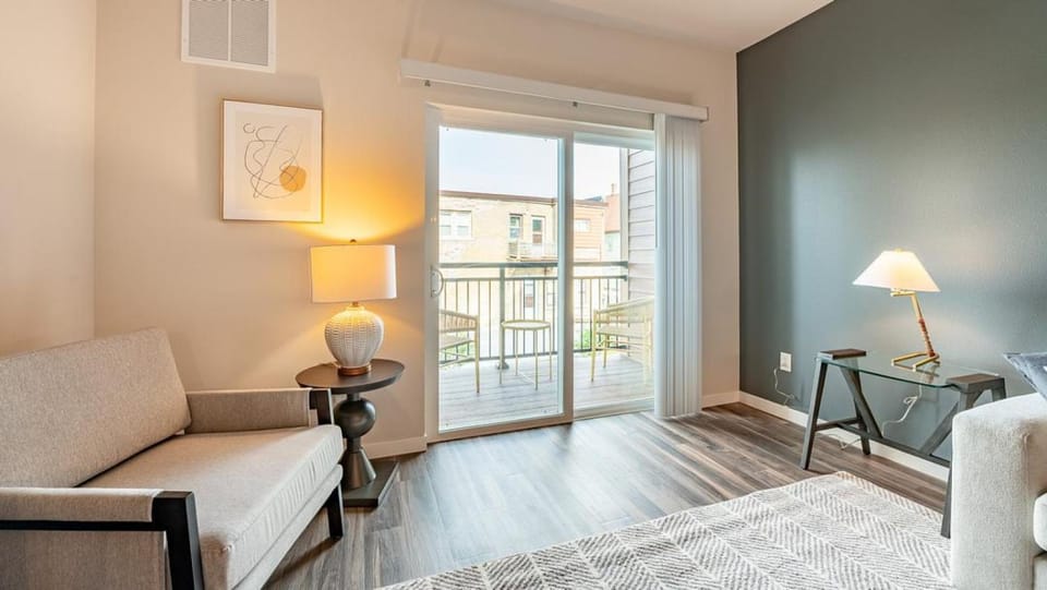 Landing Modern Apartment with Amazing Amenities (ID9985X43) Apartment in Milwaukee
