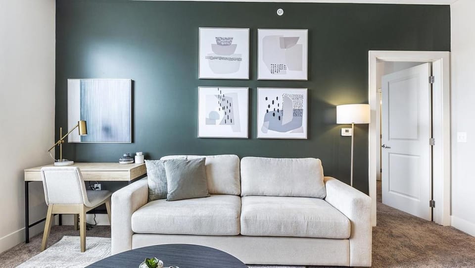 Landing Modern Apartment with Amazing Amenities (ID8147X5) Apartment in Toledo
