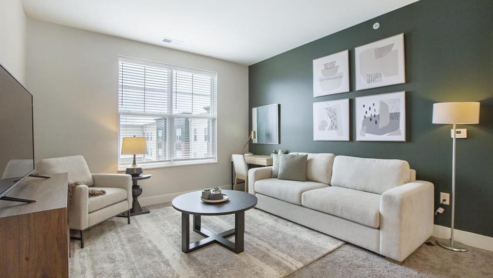 Landing Modern Apartment with Amazing Amenities (ID8147X5) Apartment in Toledo