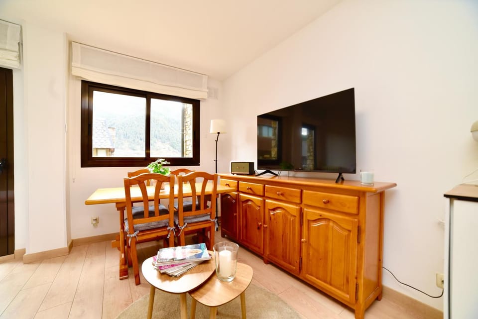 TV and multimedia, Dining area