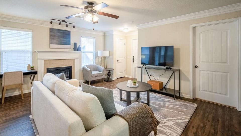 Landing Modern Apartment with Amazing Amenities (ID8272X47) Apartment in Vestavia Hills