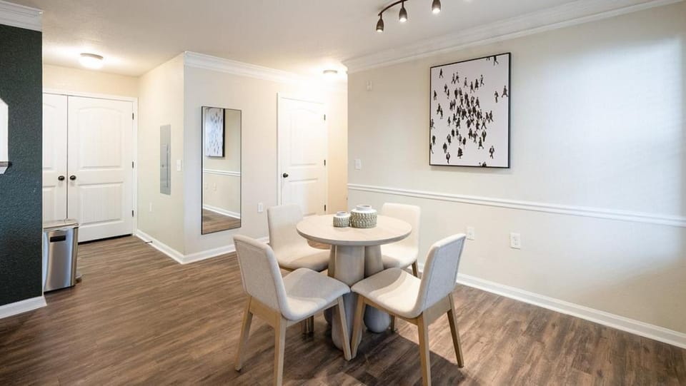 Landing Modern Apartment with Amazing Amenities (ID8272X47) Apartment in Vestavia Hills